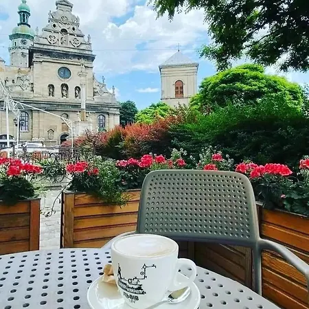 Квартира У Центрі Львова Поруч Госпіталю По Вул Руська 16 Apartment *