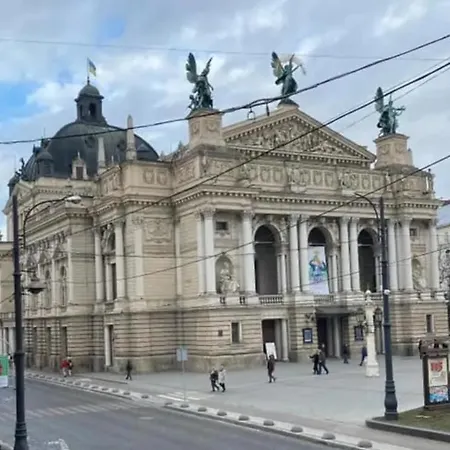 Daire Апартаменти У Центрі Львова Площа Ринок Вул Руська 16 *