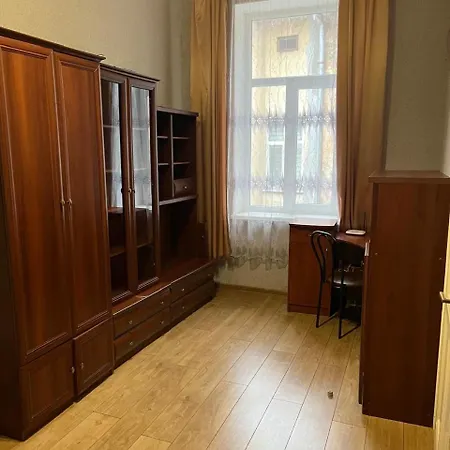 близько до центру: Franka Street * Lviv