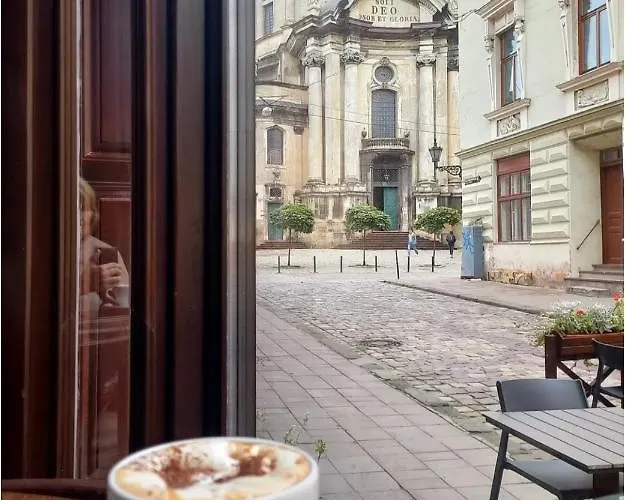 центр площа ринок 10хв до вул личаківська госпіталь вул руська 16 Apartment *