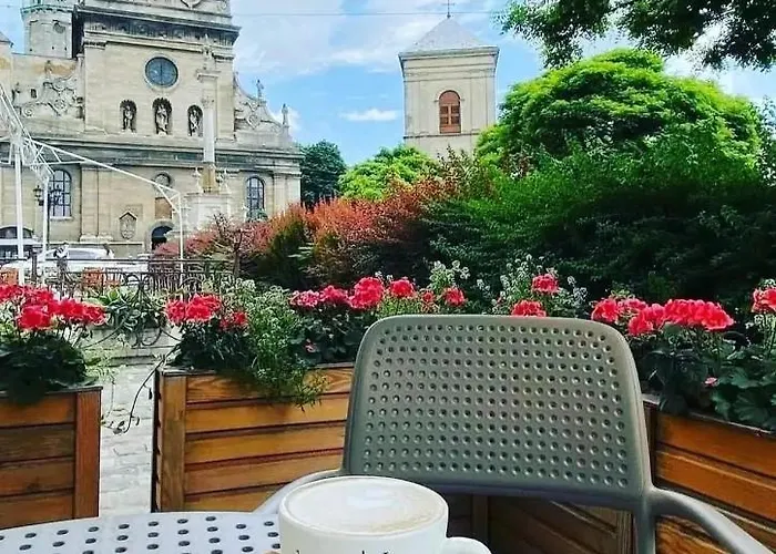 центр площа ринок 10хв до вул личаківська госпіталь вул руська 16 Apartment *